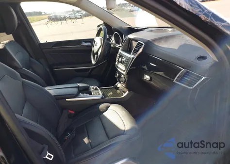 2016 Mercedes-Benz Gl 550 4Matic из США, поврежденный, VIN 4JGDF7DE8GA660012